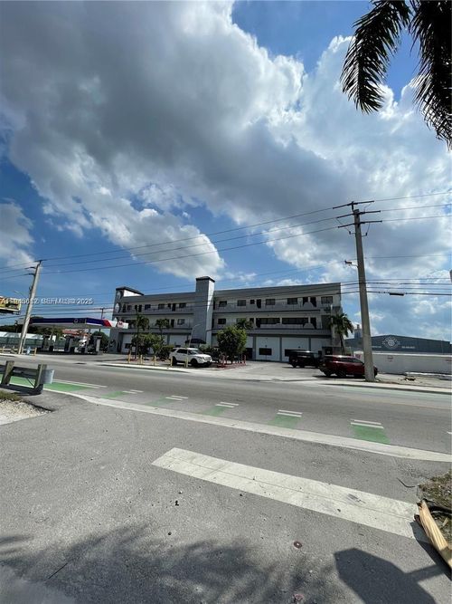 11710 Nw South River Dr, Medley, FL, 33178-1170 | Card Image