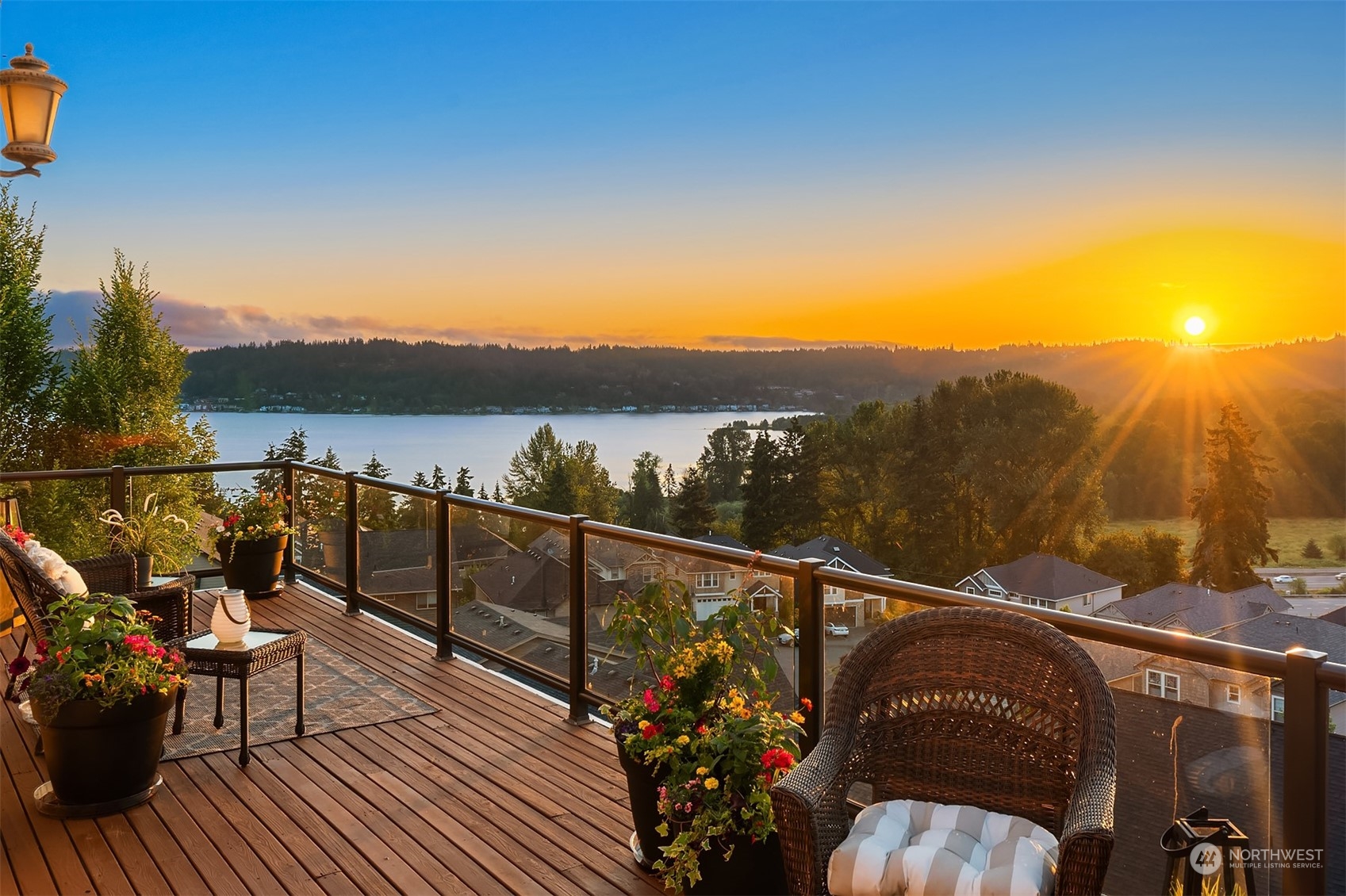 Pine View Dr, Issaquah, WA 98027
