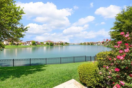 70 Sunset Park Ln, Sugar Land, TX, 77479-2741 | Card Image