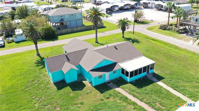 312 W Jefferson Avenue, House other with 4 bedrooms, 2 bathrooms and null parking in Port O'Connor TX | Image 5
