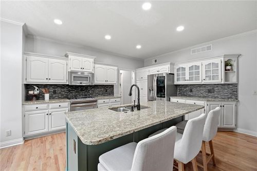 5120 W 158th St, Overland Park, KS, 66224-3873 | Card Image