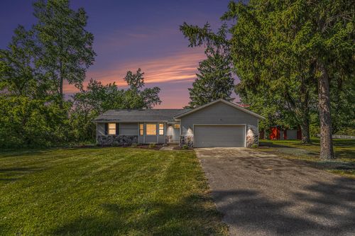 449 Cleveland St W, Coopersville, MI, 49404-9621 | Card Image