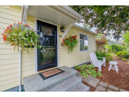 622 Sw Hayter St, Dallas, OR, 97338-1843 | Card Image