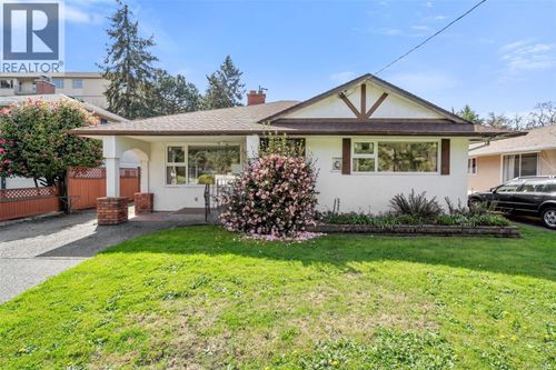 1075 Lodge Avenue, Saanich, BC, V8X3B2 | Card Image