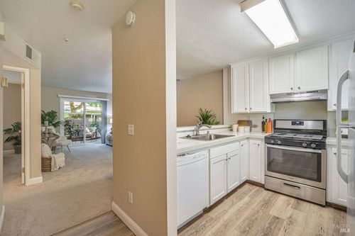 7775 Camino Colegio, Rohnert Park, CA, 94928-5527 | Card Image