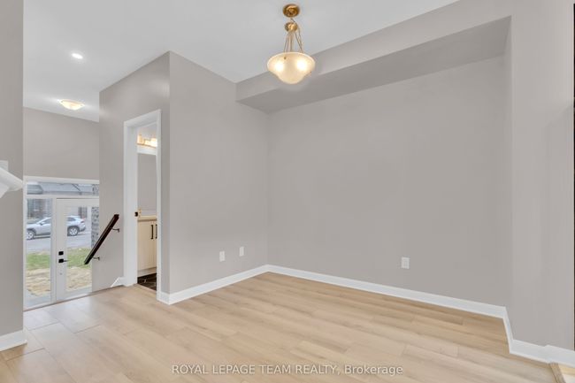 736 Cashmere Terr, House attached with 3 bedrooms, 4 bathrooms and 1 parking in Ottawa ON | Image 10
