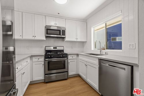 102-16100 W Sunset Blvd, Pacific Palisades, CA, 90272-3417 | Card Image