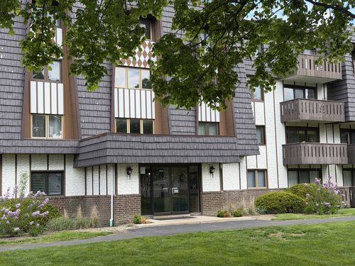 3105-13000 W Heiden Cir, Lake Bluff, IL, 60044-1061 | Card Image