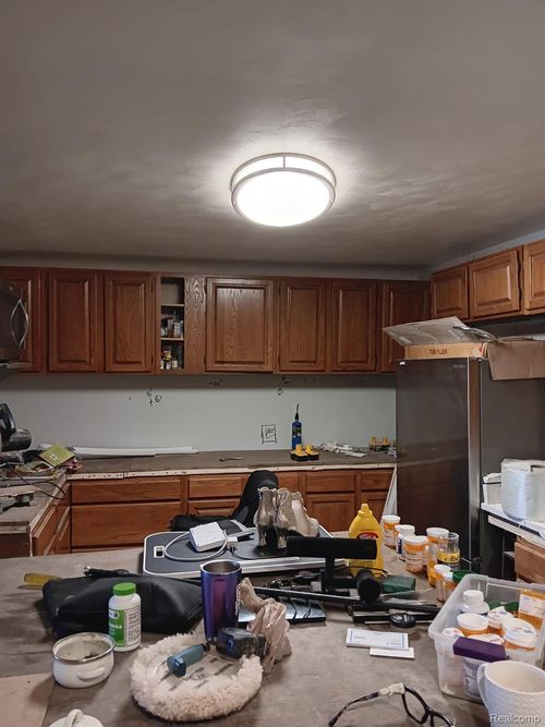 3322 Fenton Rd, Flint, MI, 48507-1565 | Card Image