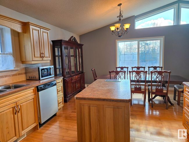 492 Stanley Close, House other with 5 bedrooms, 3 bathrooms and null parking in Spring Lake AB | Image 5