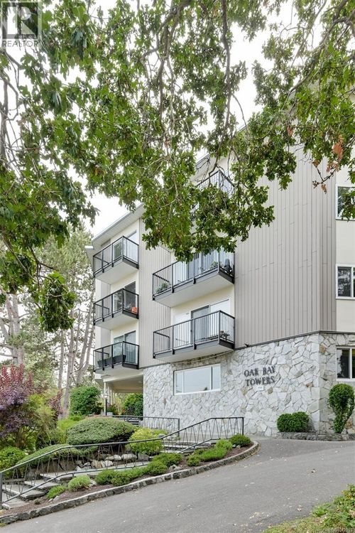 110-1400 Newport Ave, Victoria, BC, V8S5E9 | Card Image
