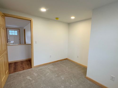 122 Raymond Ave, Newport, VT, 05855-1948 | Card Image