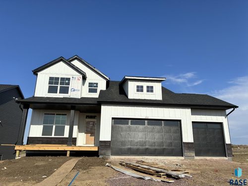 2712 S Copper Creek Ave, Sioux Falls, SD, 57110 | Card Image