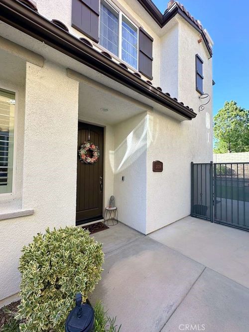 28396 Mirabelle Ln, Saugus, CA, 91350-3237 | Card Image