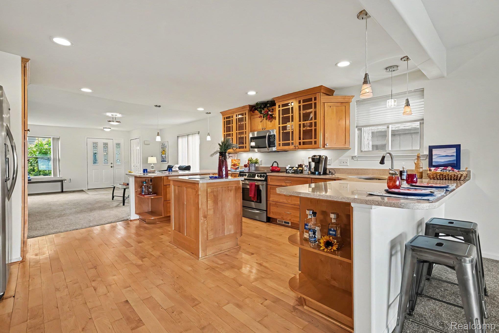 Residential in Commerce Charter Township 4