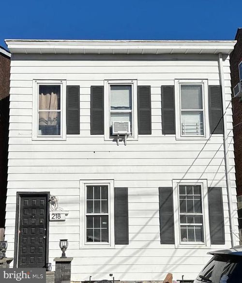 218 Bayard St, Trenton, NJ, 08611-1202 | Card Image