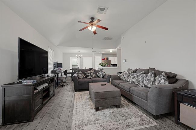 14147 Ballfour Park Ln, House other with 3 bedrooms, 2 bathrooms and null parking in Houston TX | Image 4