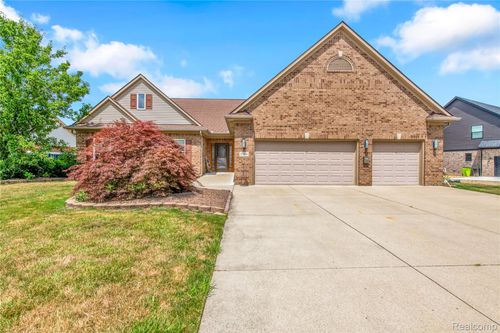 27214 Celtic Dr, Flat Rock, MI, 48134-2128 | Card Image