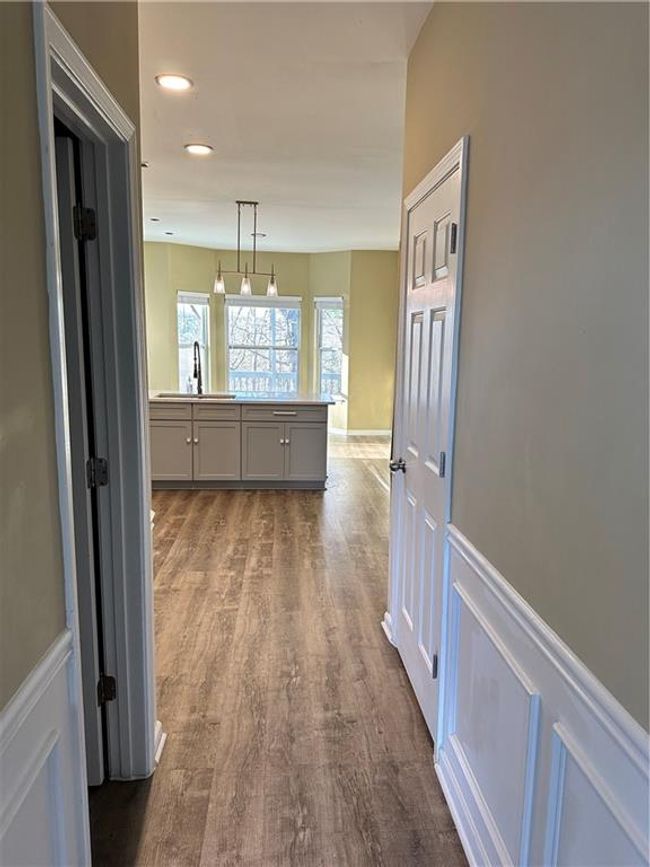 965 Tree Top Dr, House other with 4 bedrooms, 3 bathrooms and null parking in Suwanee GA | Image 20
