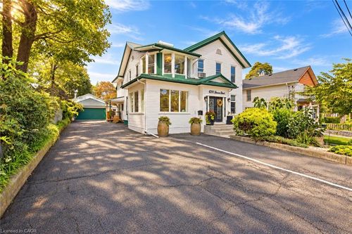 4291 Simcoe St, Niagara Falls, ON, L2E1T5 | Card Image