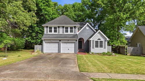2418 Charleston Sq, Chattanooga, TN, 37421-1836 | Card Image