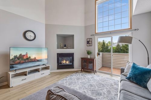 17679 Hackberry Ct, Eden Prairie, MN, 55347-4285 | Card Image