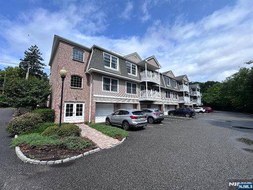 200 Central Park Pl, Ramsey, NJ, 07446-1825 | Card Image