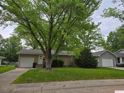 1622 N 12th St, Beatrice, NE, 68310-1612 | Card Image