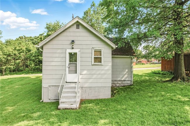 209 George St, House other with 2 bedrooms, 1 bathrooms and null parking in Farrell PA | Image 5