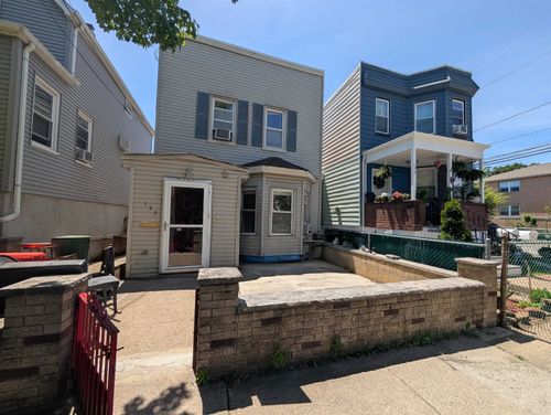 133-133 Centre Ave, Secaucus, NJ, 07094 | Card Image