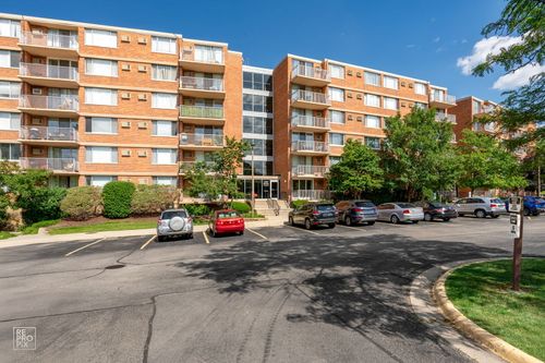 apt-4j-2201 S Stewart Ave, Lombard, IL, 60148-5521 | Card Image
