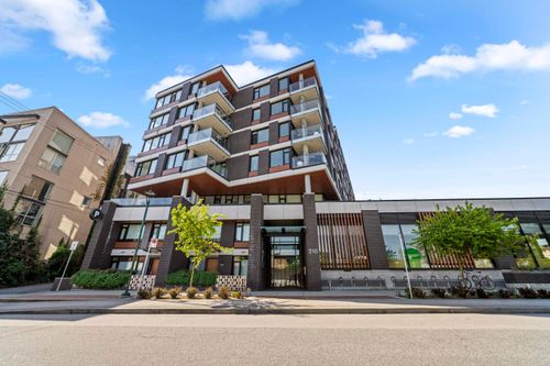 302-210 E 5th Ave, Vancouver, BC, V5T0K1 | Card Image