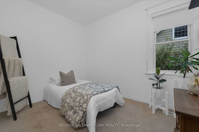 7 Napier St, House other with 3 bedrooms, 1 bathrooms and 7 parking in Barrie ON | Image 18