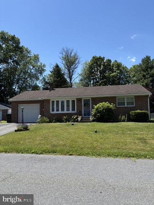 96 Lindberg Ave, POTTSTOWN, PA, 19465-7038 | Card Image