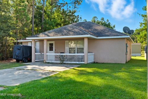 6097 E Quitman St, Bay Saint Louis, MS, 39520-8214 | Card Image