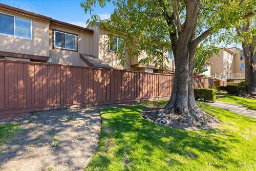 23-1548 Center Rd, Novato, CA, 94947-7304 | Card Image