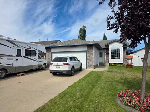 37 Pinnacle Cres, Grande Prairie, AB, T8W2P6 | Card Image