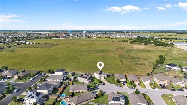 212 Plata Ln, House other with 4 bedrooms, 3 bathrooms and 4 parking in Jarrell TX | Image 32