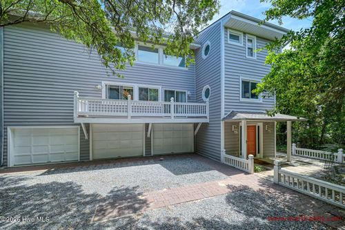 126 Channel Bnd, Surf City, NC, 28445-6969 | Card Image