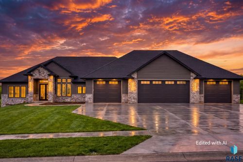 1207 S Stoakes Ave, Sioux Falls, SD, 57110-3979 | Card Image