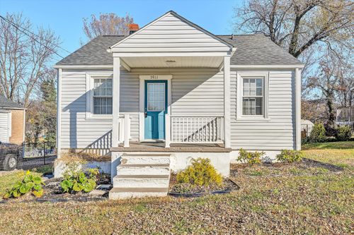 3911 Michigan Ave Nw, Roanoke, VA, 24017-4417 | Card Image