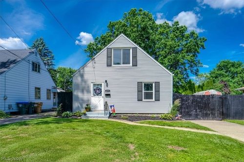 1930 18th St, Cuyahoga Falls, OH, 44223-1906 | Card Image