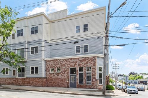 302-75 Walnut St, Peabody, MA, 01960-8606 | Card Image