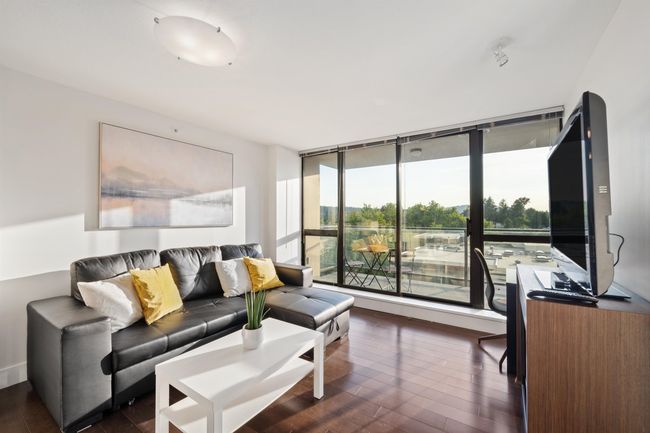 706 - 2959 Glen Dr, Condo with 1 bedrooms, 1 bathrooms and 1 parking in Coquitlam BC | Image 7