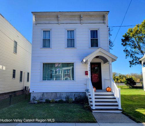 128 S Main St, Castleton, NY, 12033-1220 | Card Image