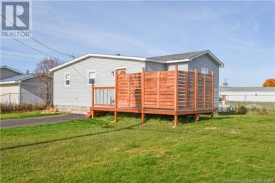 215 2 E Rue, House other with 2 bedrooms, 1 bathrooms and null parking in Shippagan NB | Image 2