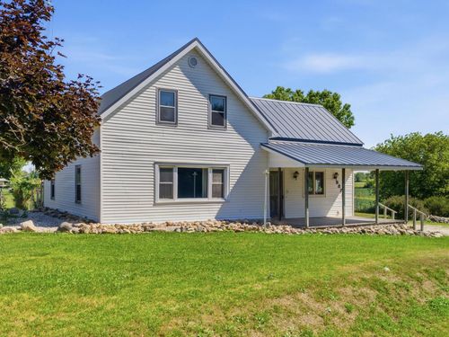 8820 Polifka Road, Whitelaw, WI, 54247 | Card Image