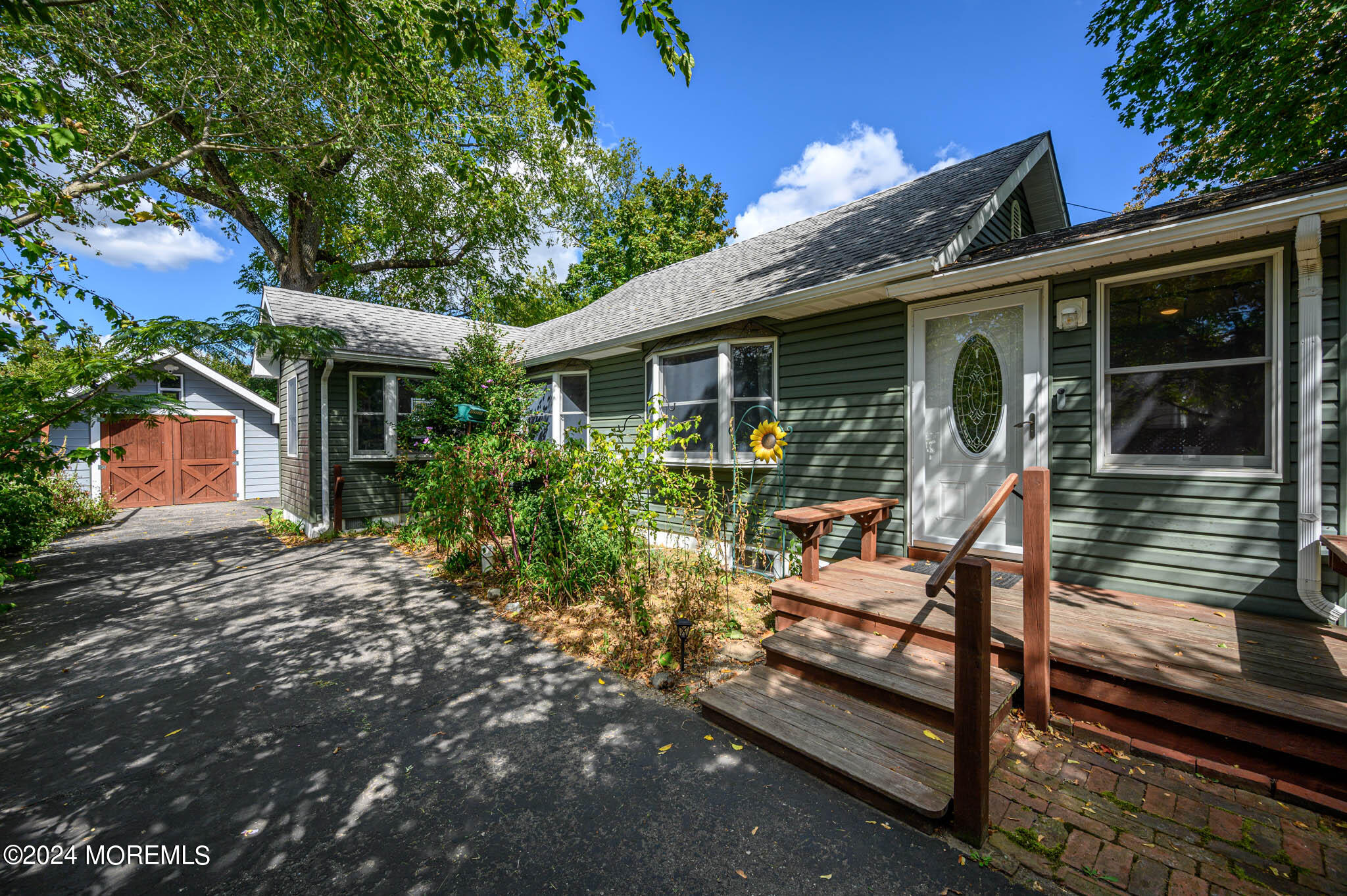 Oliver St, Toms River, NJ 08755