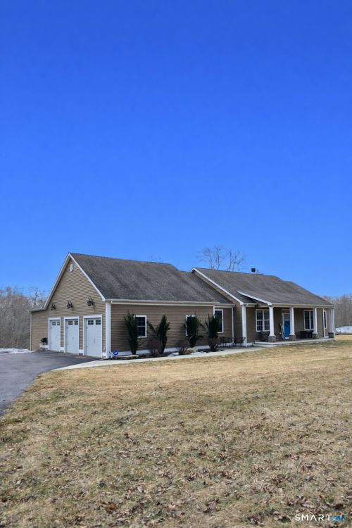 19 Gavin Way, Lisbon, CT, 06351-7204 | Card Image