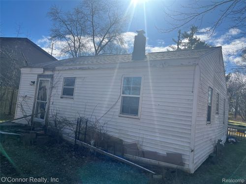 2154 27th St, Port Huron, MI, 48060-4723 | Card Image